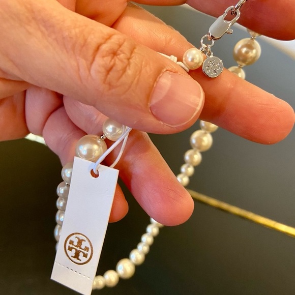 NWT Authentic classic rare Tory Burch Pearl Crystal Short Necklace - Picture 11 of 16